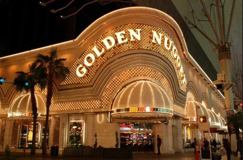 бассейн в казино golden nugget
